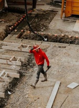 9 Key Factors to Consider Before Hiring a Contractor