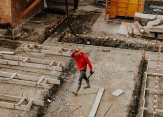9 Key Factors to Consider Before Hiring a Contractor