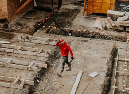 9 Key Factors to Consider Before Hiring a Contractor